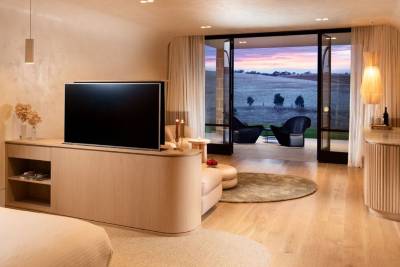 Valley View Suite with floor-to-ceiling windows at Kingsford The Barossa